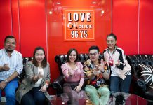 บรรยากาศ Live โปรเจ็คท์ “LIVING ROOM” chestha & friends